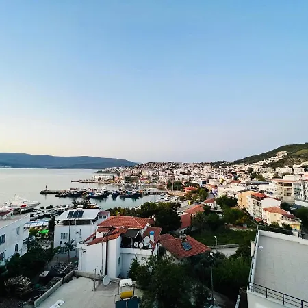 Gulluk De Deniz Manzarali Daire