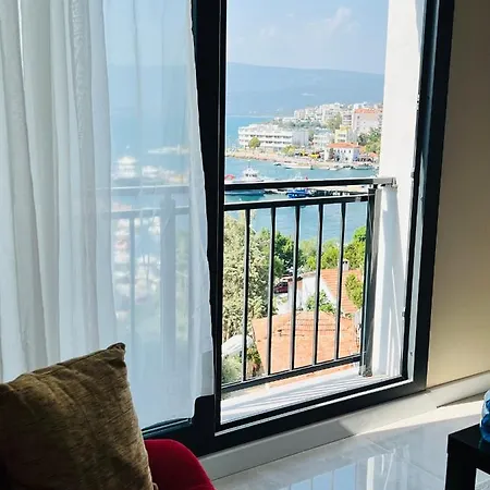 Gulluk De Deniz Manzarali Daire شقة
